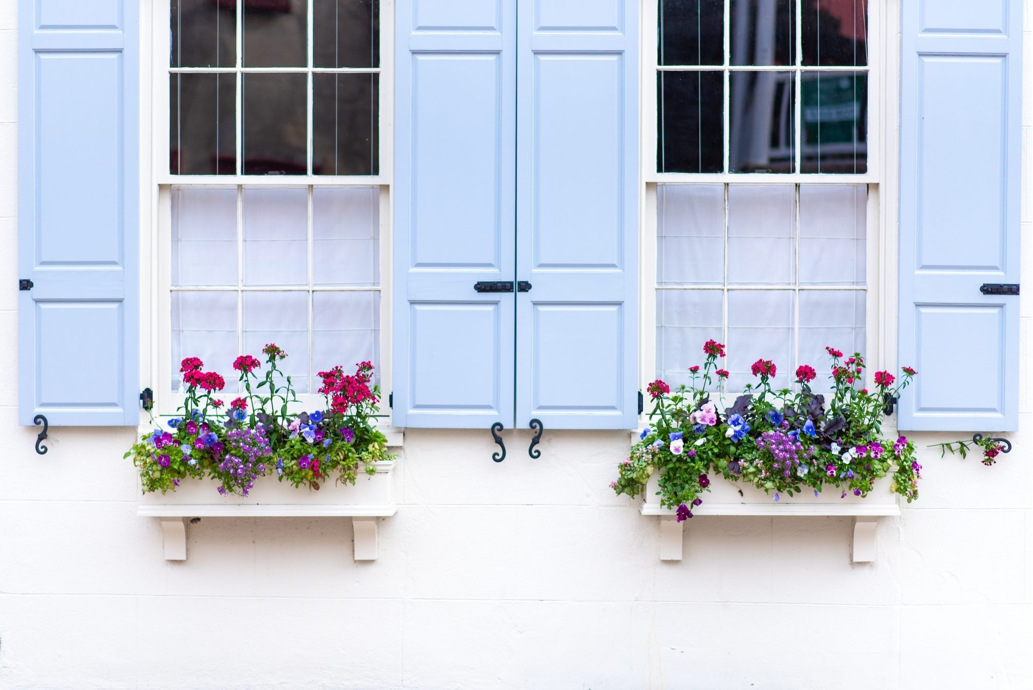 Have a Painting Company Help Boost Your Curb Appeal This Spring