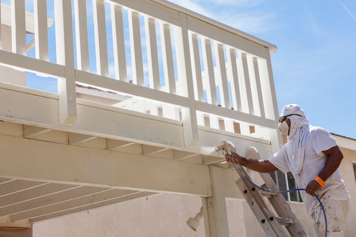 What’s the Best Season to Hire an Exterior Repaint Specialist in Edmonton?